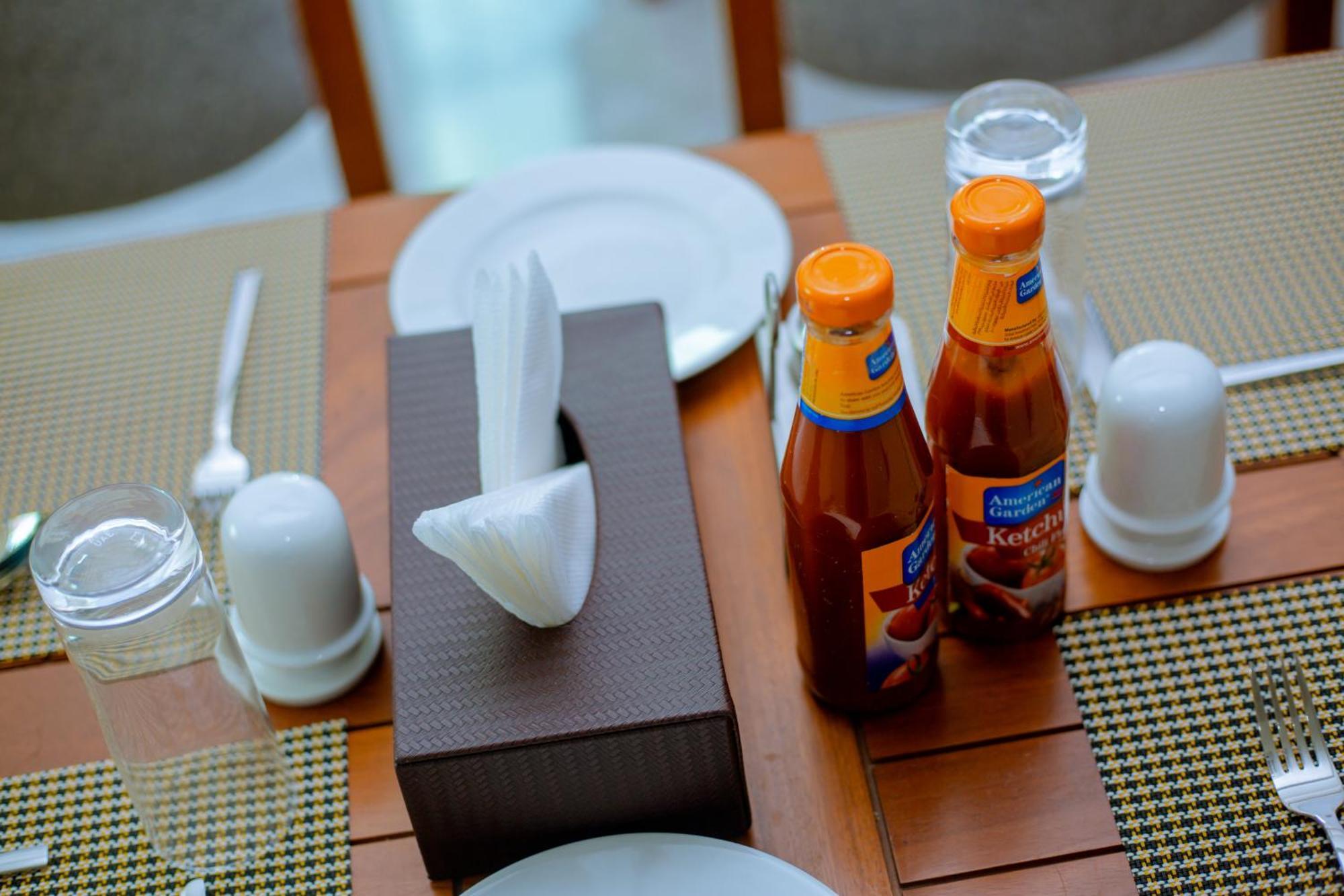 Hotel Rolax Dar es Salaam Ngoại thất bức ảnh