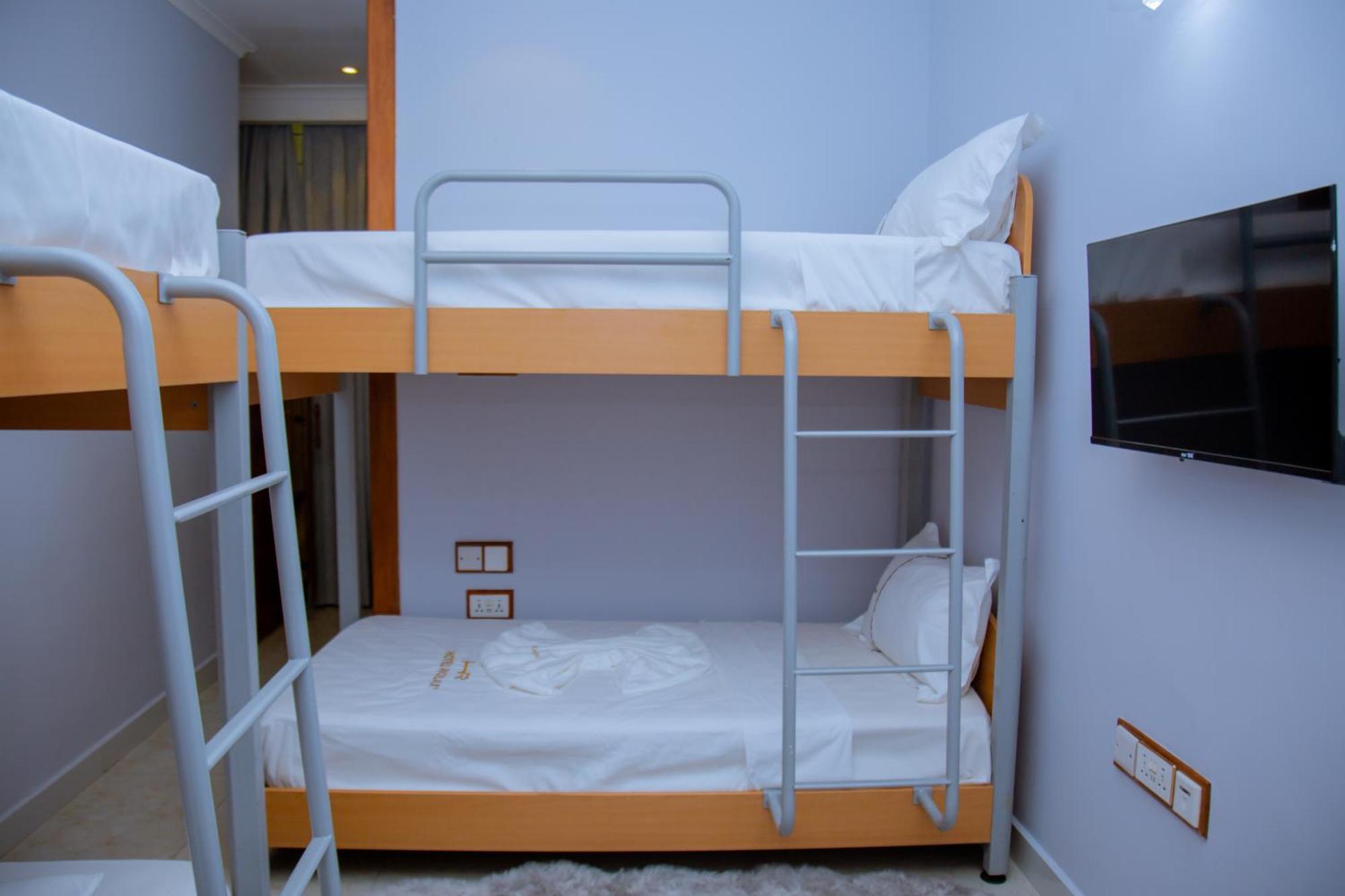 Hotel Rolax Dar es Salaam Ngoại thất bức ảnh