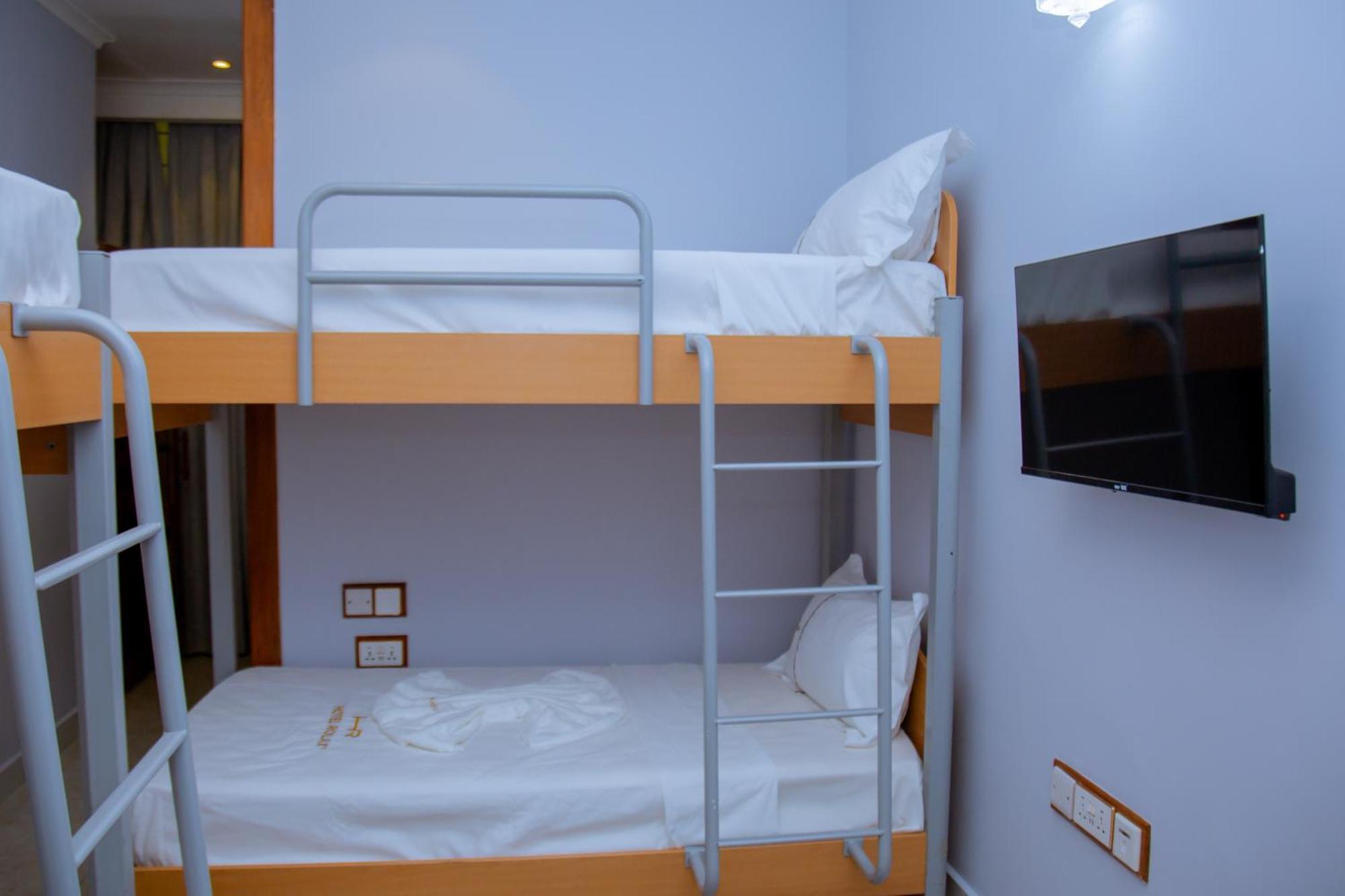 Hotel Rolax Dar es Salaam Ngoại thất bức ảnh