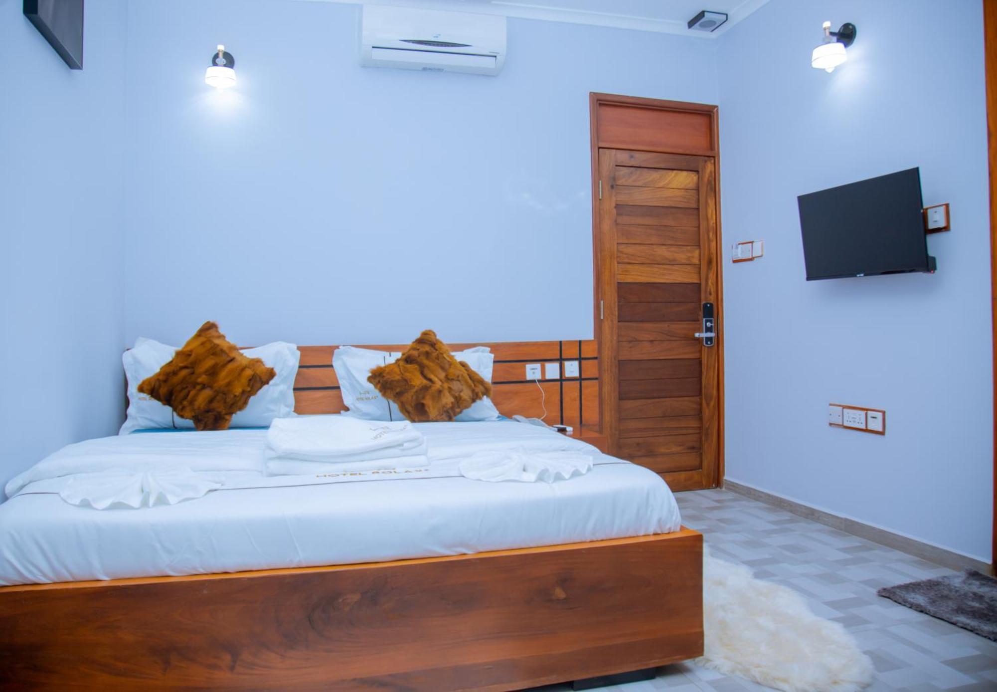 Hotel Rolax Dar es Salaam Ngoại thất bức ảnh