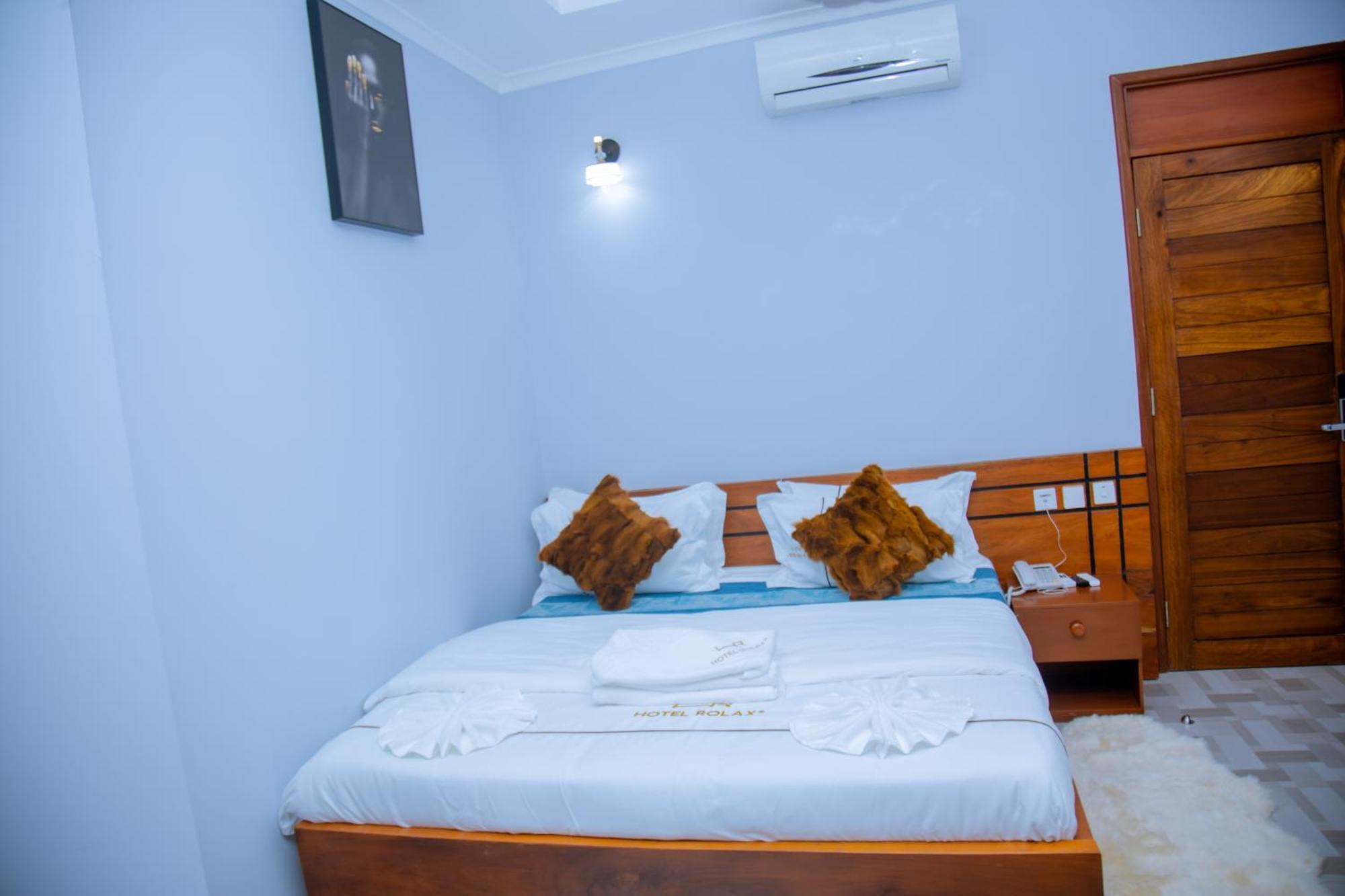 Hotel Rolax Dar es Salaam Ngoại thất bức ảnh