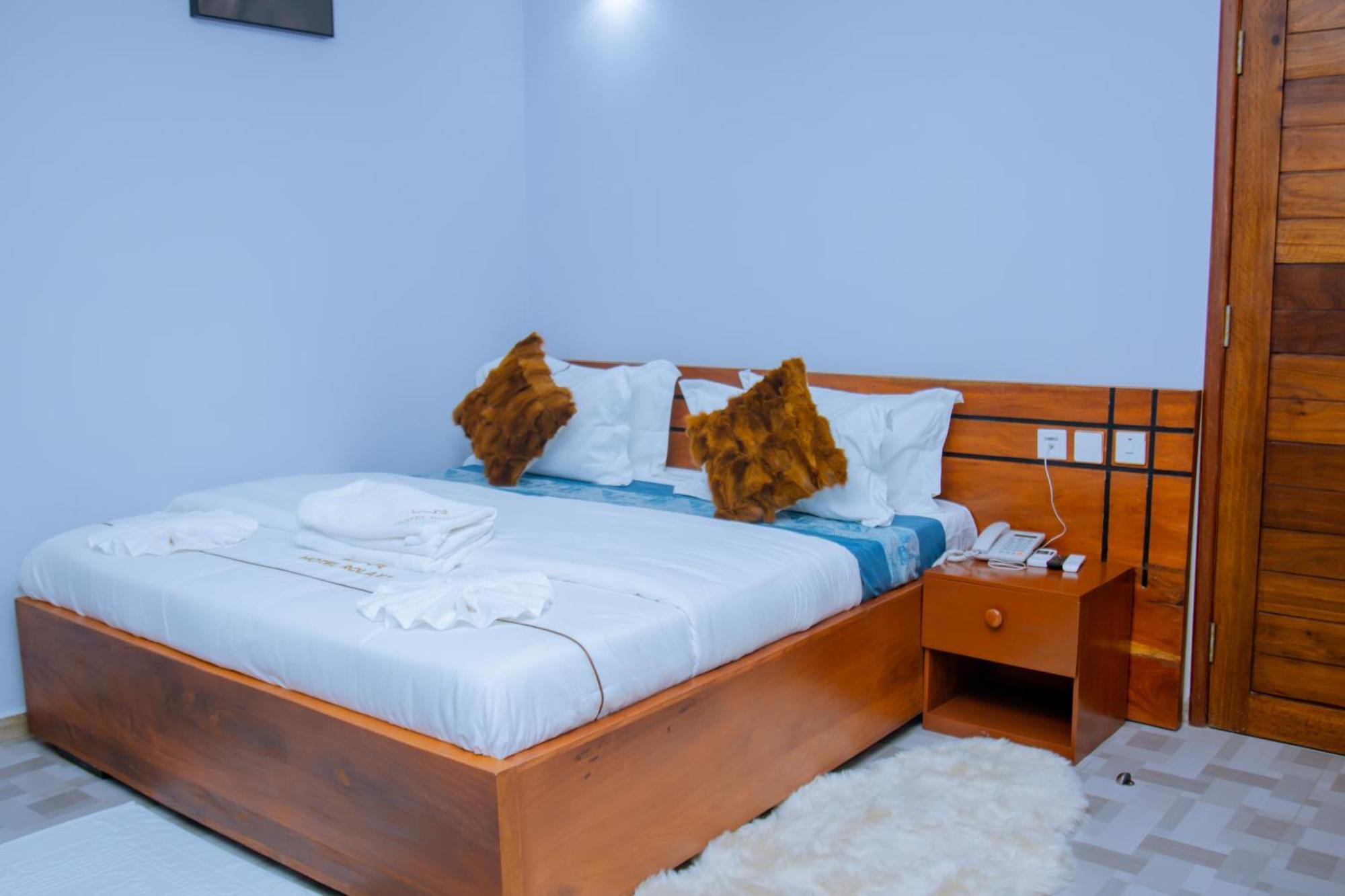 Hotel Rolax Dar es Salaam Ngoại thất bức ảnh